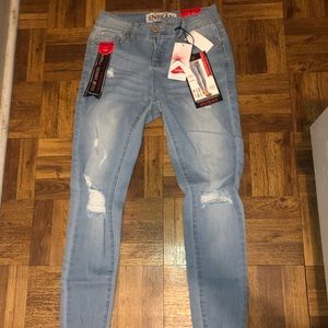 Light jeans with tags 👖